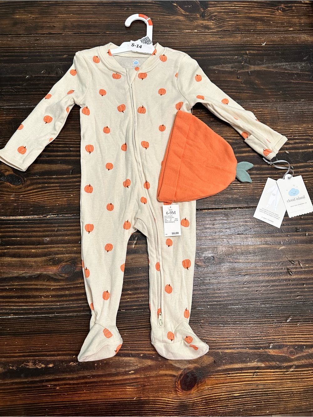 cloud island Beige Footed One-Piece with Orange Pumpkin Print and Hat